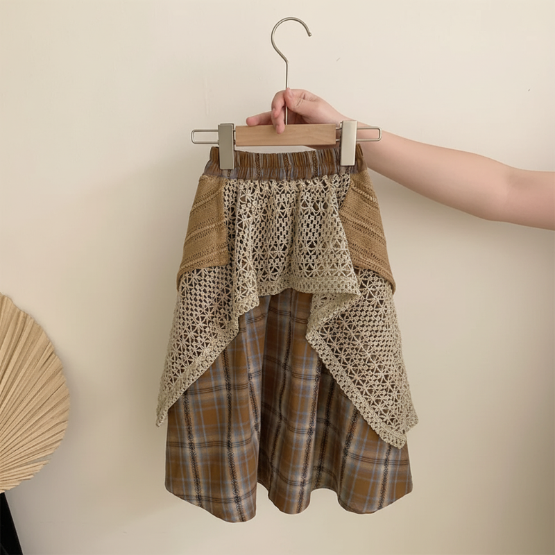 TinyTrends – Boho Chic & Sött – Virkad topp med rutig kjol