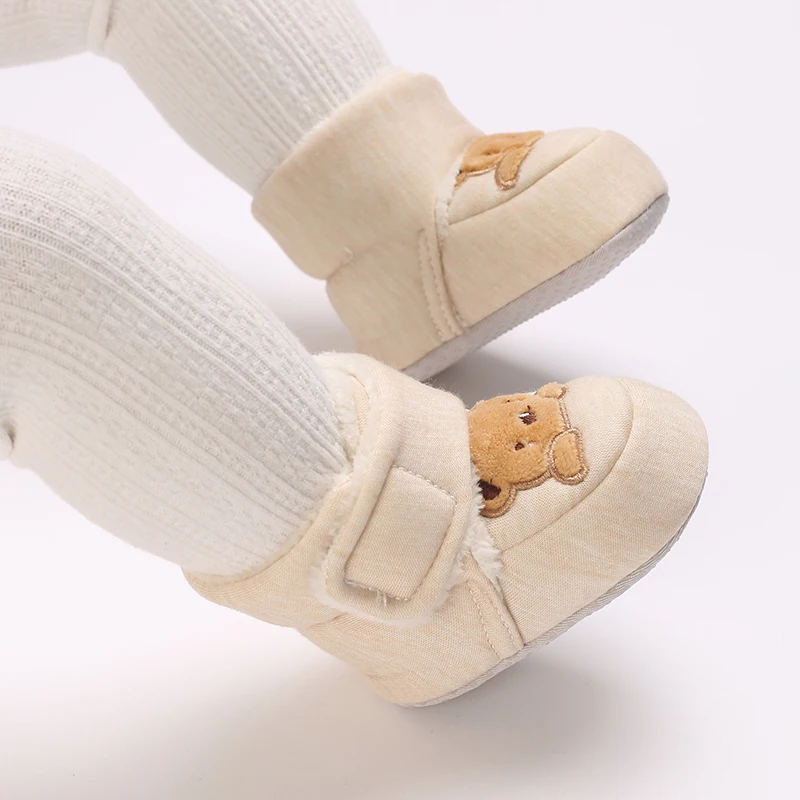 TinyBoots – Mysiga och bekväma – plyschskor för spädbarn till vintern