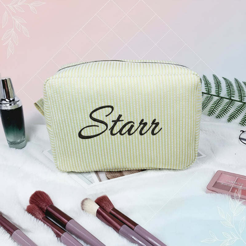 Striped Name Pouch – Personlig & stilfull – Sminkväska