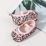 TinyStyle – Sött & elegant – Babyskor för flickor med leopardmönster