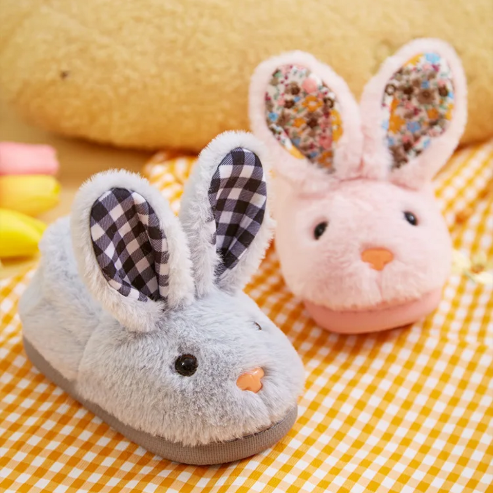 BunnyToes – Mjuka & varma – plyschiga kanintofflor