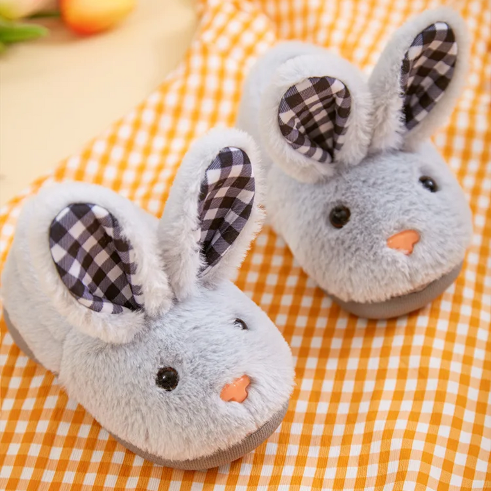 BunnyToes – Mjuka & varma – plyschiga kanintofflor