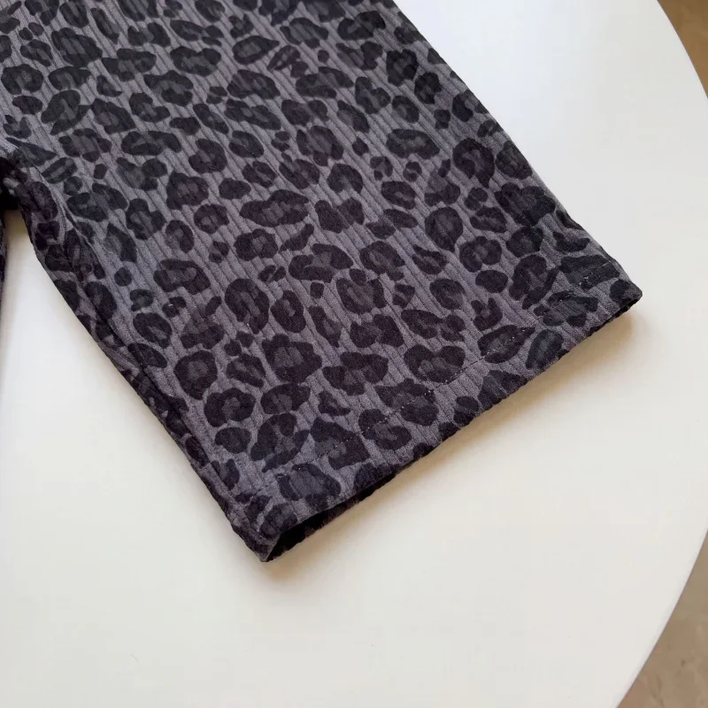 LeopardChic – Trendiga & bekväma – Jenters överallsbyxor med leopardmönster