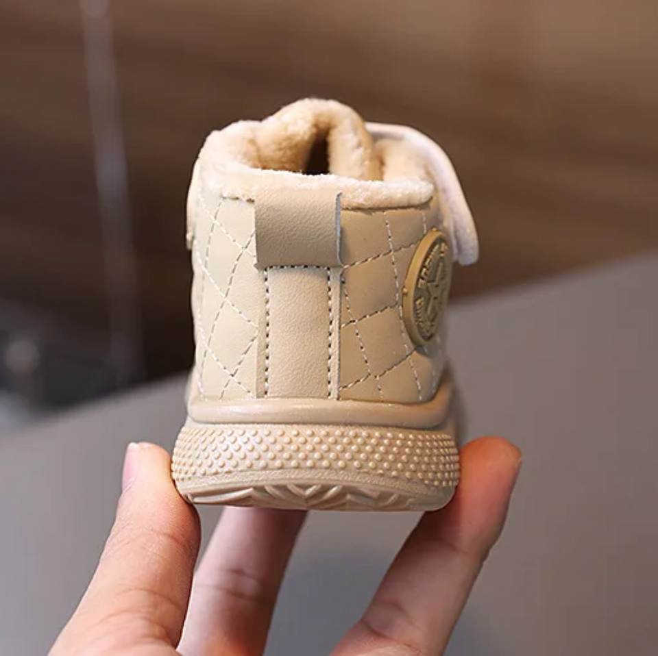 WarmWalk – Bekväma och trendiga – vinterstövlar för barn med plyschfoder