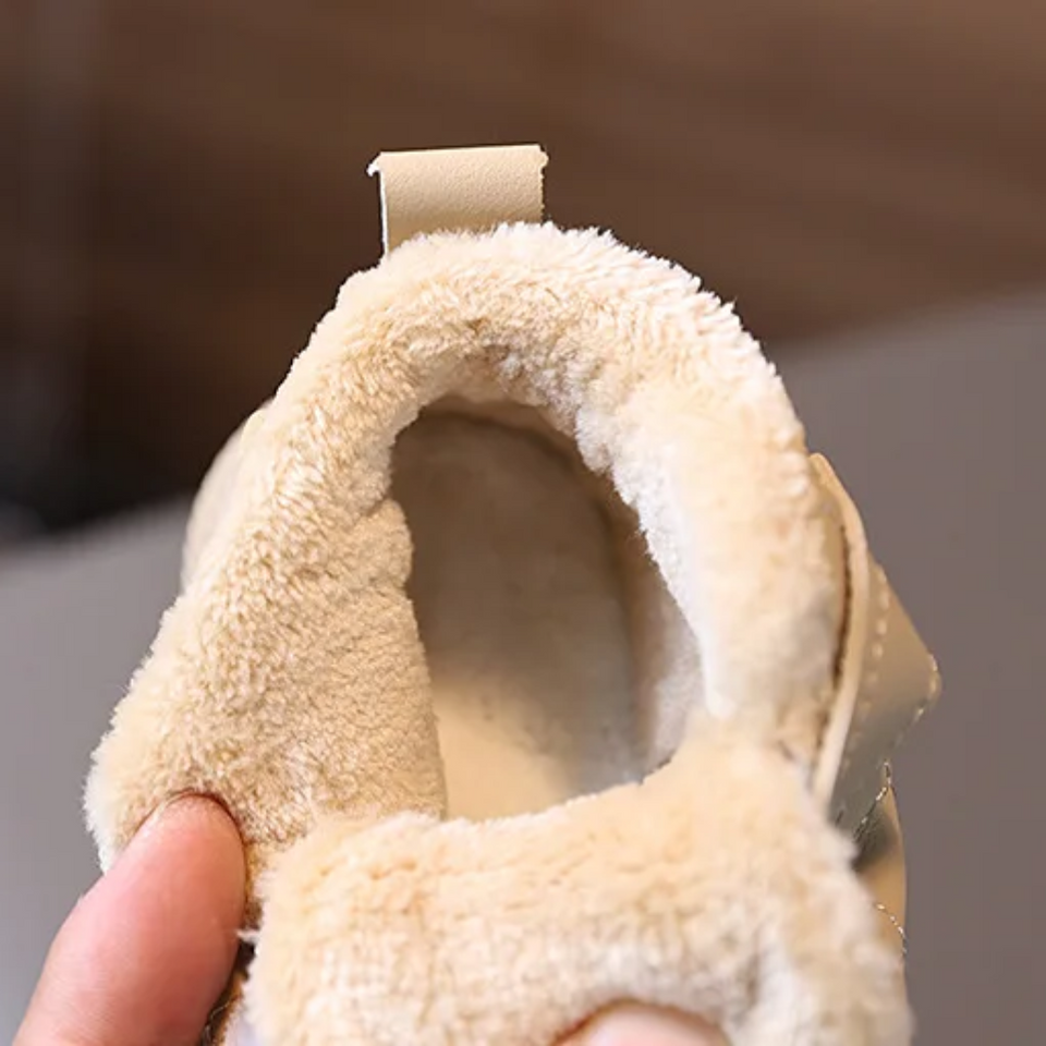 WarmWalk – Bekväma och trendiga – vinterstövlar för barn med plyschfoder