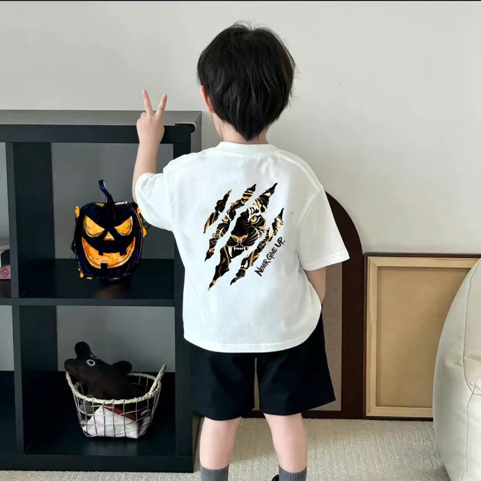 WildRoar – Roligt & avslappnat – Barn-T-shirt med tigertryck