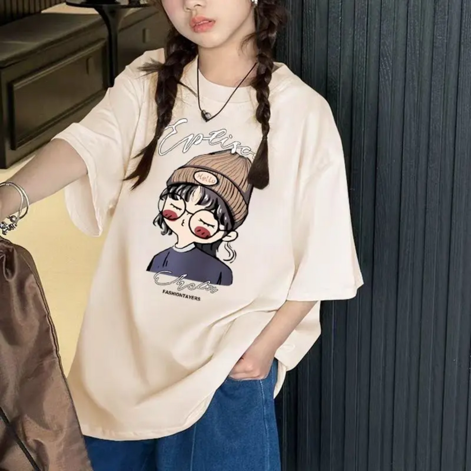 CuteStyle – Trendigt & bekvämt – T-shirt med överdimensionerat serietryck