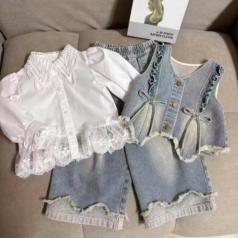DenimBelle – Trendigt & gulligt – 3-delat barnset i denim