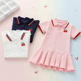 PetitJoy – Bekväm och stilfull – Poloklänning med körsbärsmönster