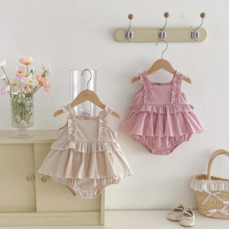 TinyBloom – Söt & mjuk – Klänning med volanger för spädbarn och småbarn
