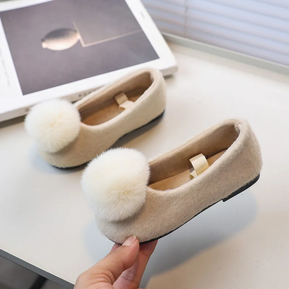 SoftSteps –  Varmt & mjukt – Flickor skor med plyschpompon
