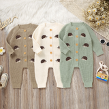 CozyHedge – Mjuk & varm – Stickad babyoverall med igelkottmönster