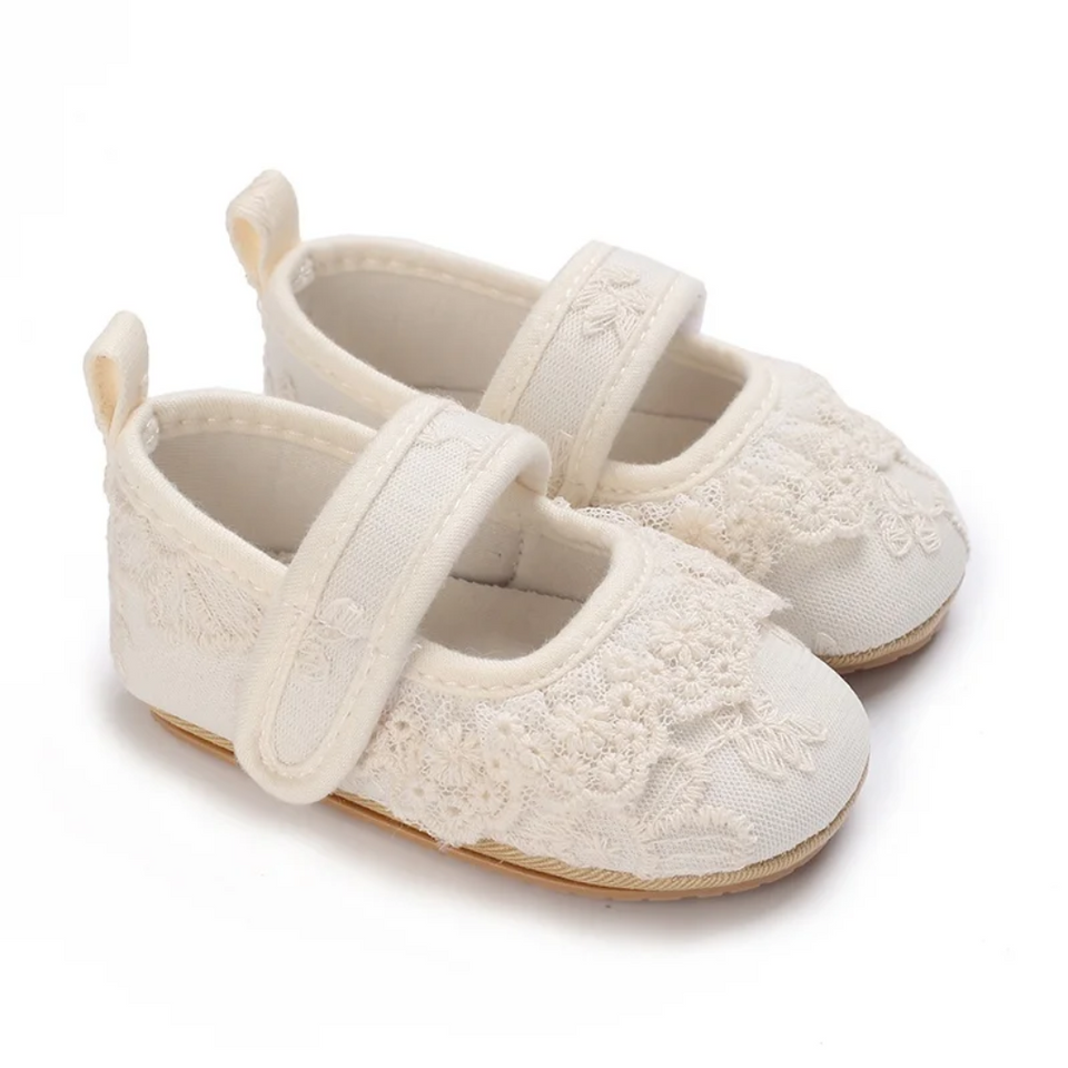 PrincessLace – Eleganta & söta – babyskor med spets och kardborreförslutning