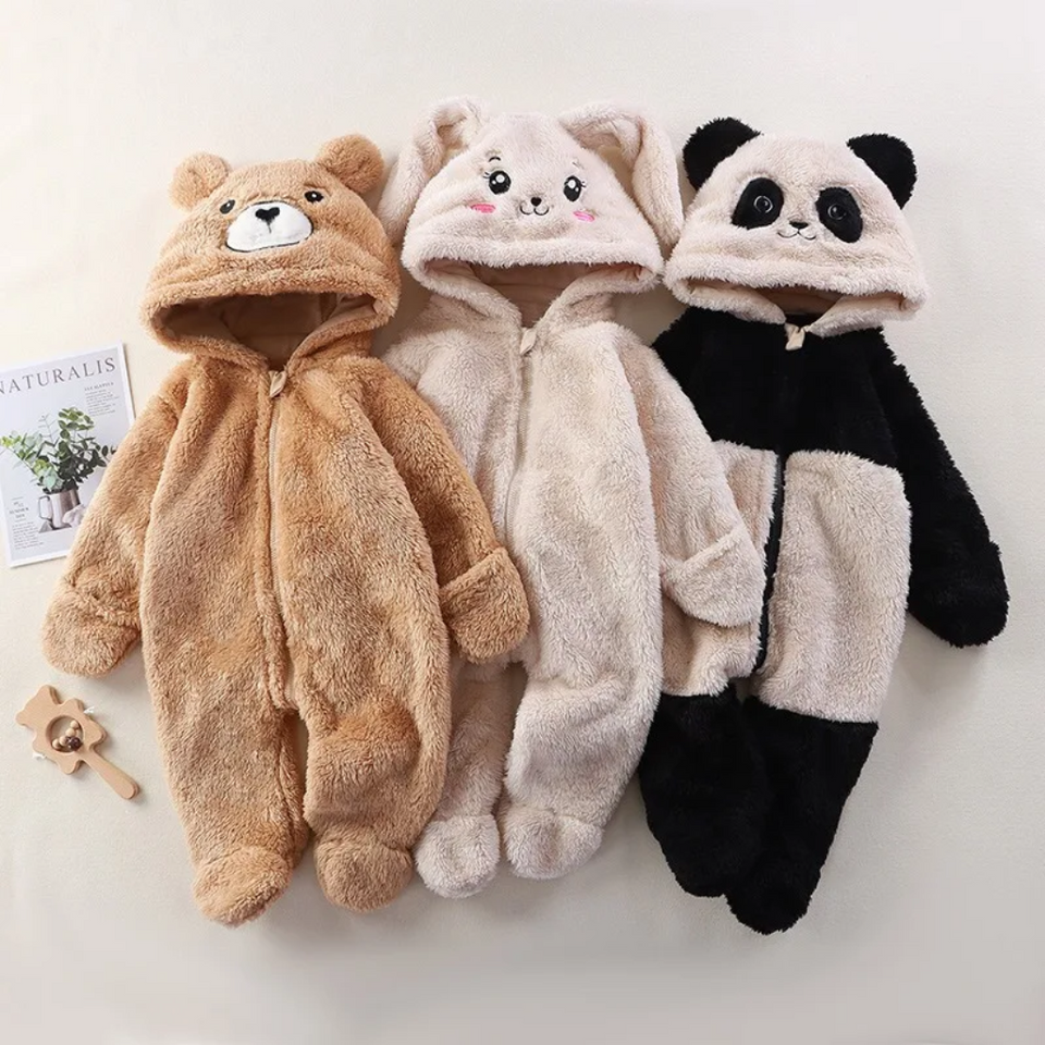 CozyBear – Mjuk & varm – Babyoverall med huva med djurmotiv