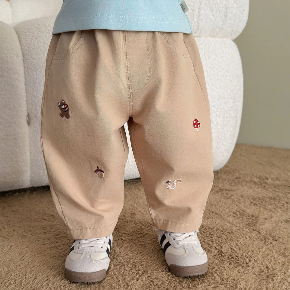 LittlePatch – Mjuka och bekväma – barnbyxor med broderade detaljer