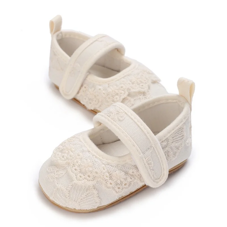 PrincessLace – Eleganta & söta – babyskor med spets och kardborreförslutning