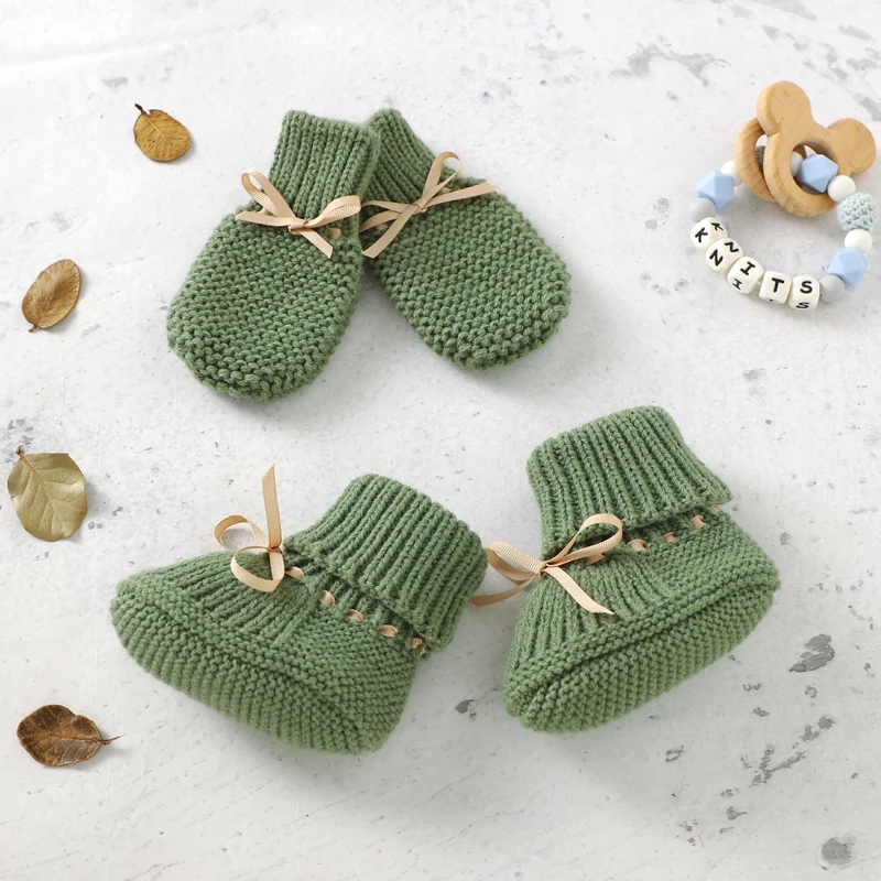 Booties & Mittens – Mjukt & varmt – Set med handskar och tossor