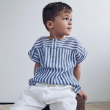 LittleClassic – Elegant och bekvämt – Linne-skjorta för pojkar med knappdetaljer