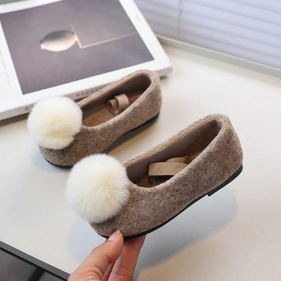 SoftSteps –  Varmt & mjukt – Flickor skor med plyschpompon