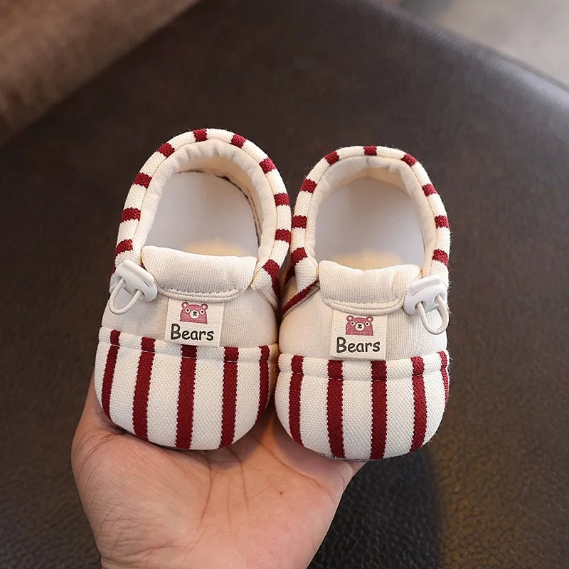 TinyToes –  Mjuka & varma – barnets första skor med randigt mönster