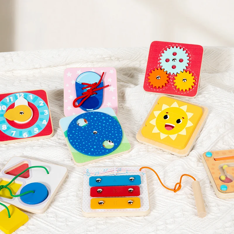 TinySkills – Kreativt & pedagogiskt – Montessori magnetisk aktivitetsbräda