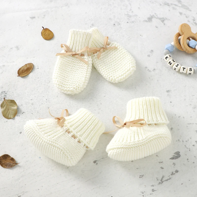 Booties & Mittens – Mjukt & varmt – Set med handskar och tossor