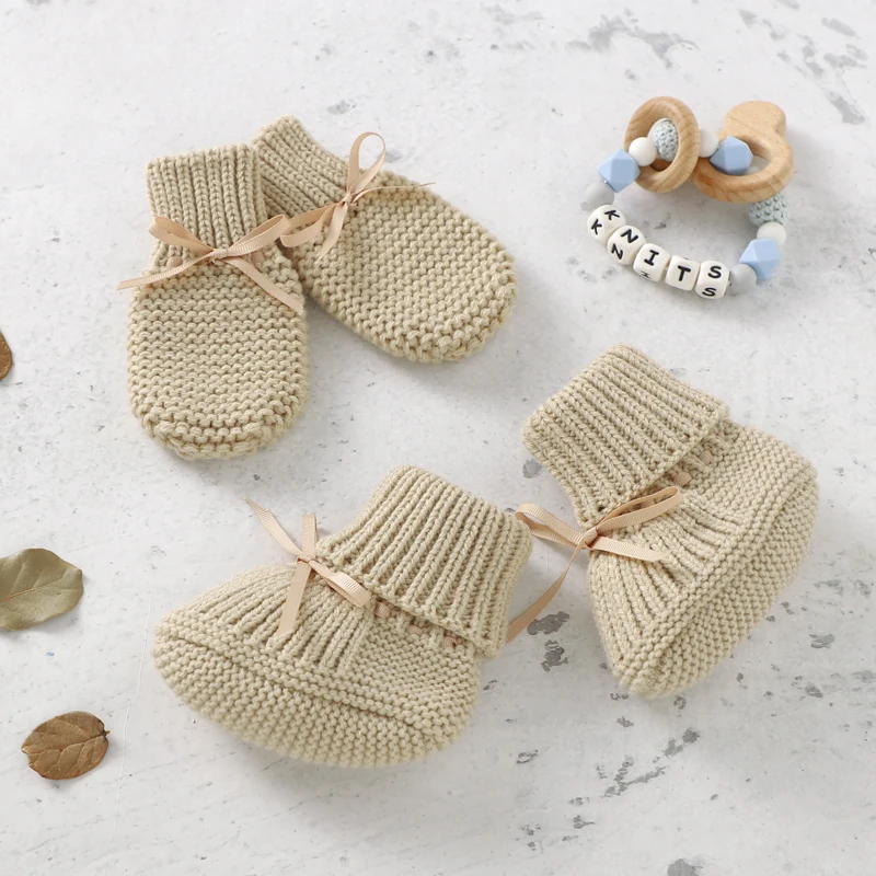 Booties & Mittens – Mjukt & varmt – Set med handskar och tossor