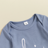 CuddleBaby – Hej, jag är ny här – Set med babyoverall och mössa