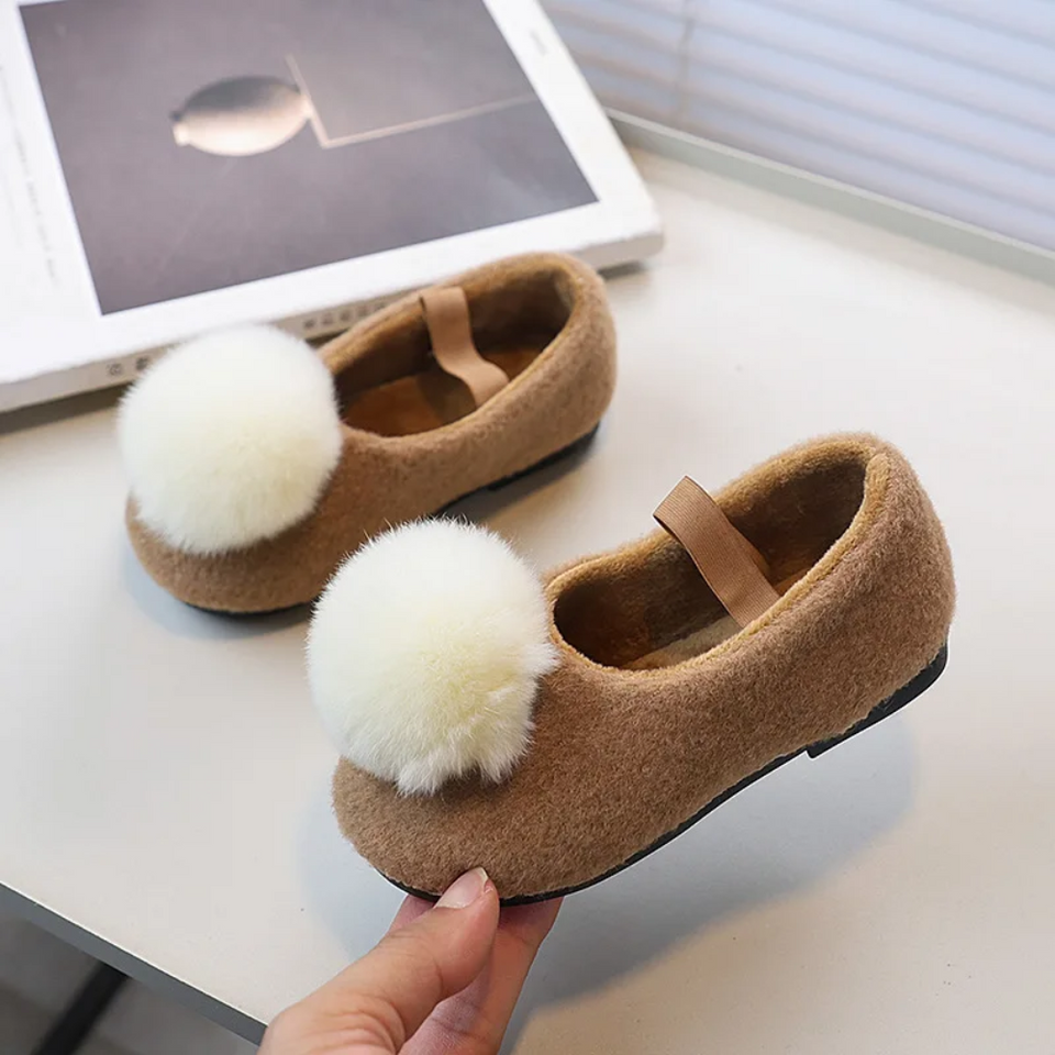 SoftSteps –  Varmt & mjukt – Flickor skor med plyschpompon