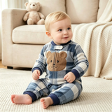 WarmBuddy – Söt & mjuk – Babyoverall i fleece med seriefigurmotiv