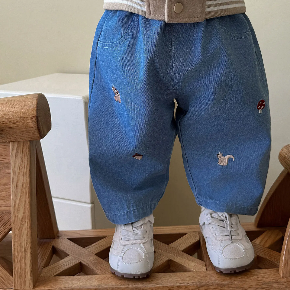 LittlePatch – Mjuka och bekväma – barnbyxor med broderade detaljer