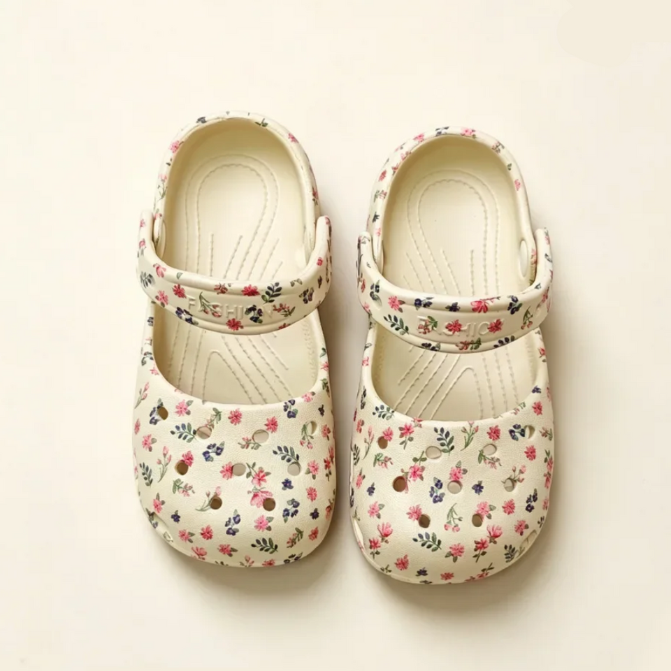 FlowerFeet – Eleganta och bekväma – Sandaler med blommönster