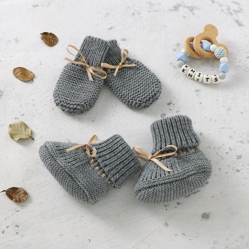 Booties & Mittens – Mjukt & varmt – Set med handskar och tossor