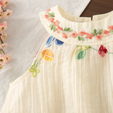 MiniFlora – Lätt och charmig – Broderad klänning för småflickor