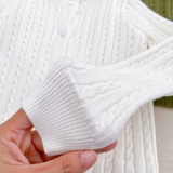 CozyBelle – Elegant & varm – Stickad kofta med knappar