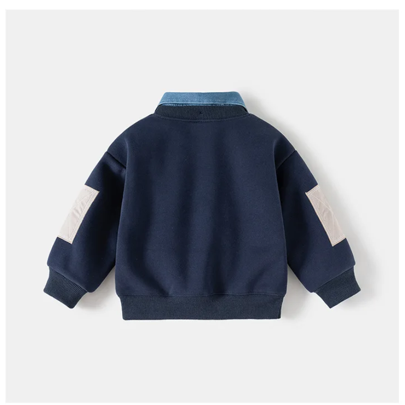 CoolJunior – Varm och stilfull – Tröja för pojkar med jeanskrage