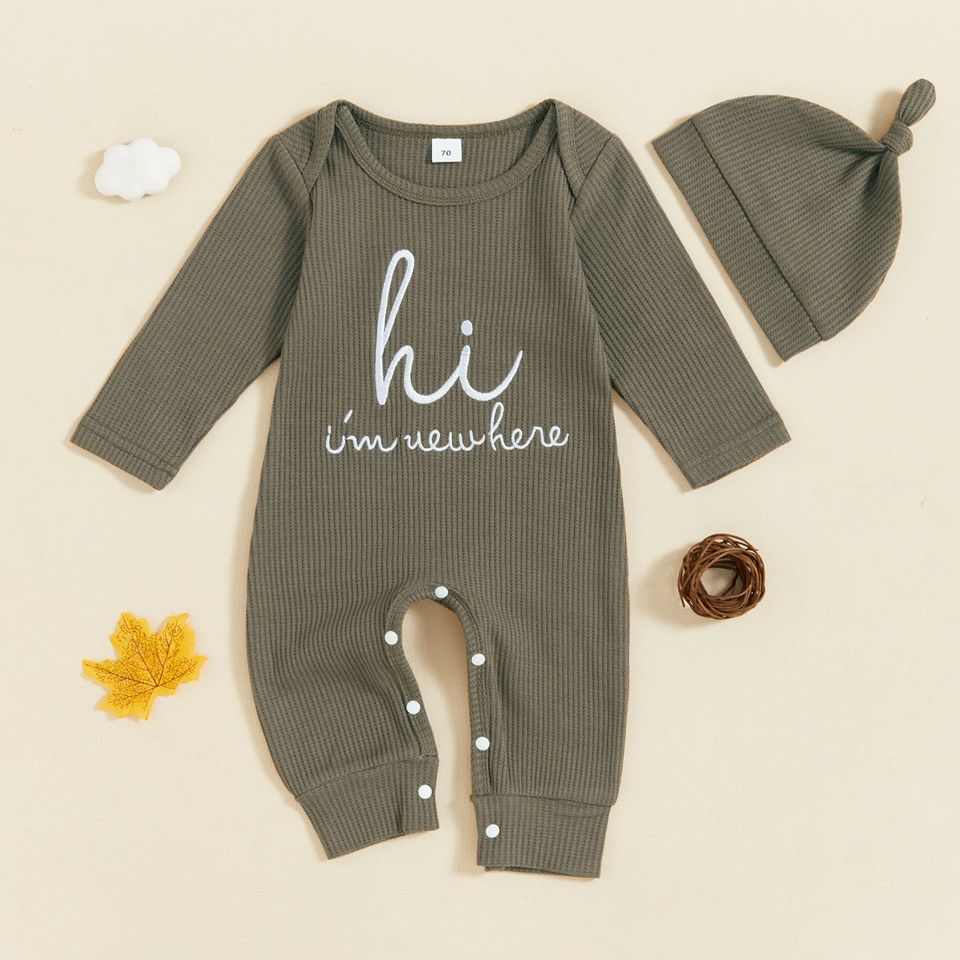 CuddleBaby – Hej, jag är ny här – Set med babyoverall och mössa