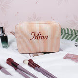 Striped Name Pouch – Personlig & stilfull – Sminkväska