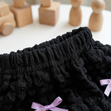 LovelyBloom – Mjukt & gulligt – Barnbyxor med volanger och rosett