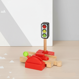 Woods – Snyggt och pedagogiskt – lekset med träbussar