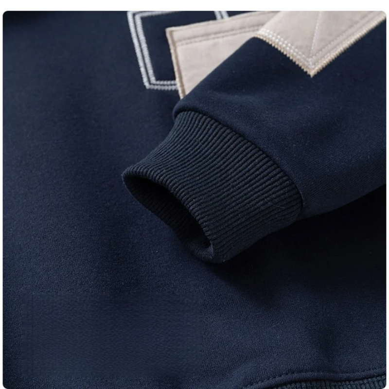 CoolJunior – Varm och stilfull – Tröja för pojkar med jeanskrage