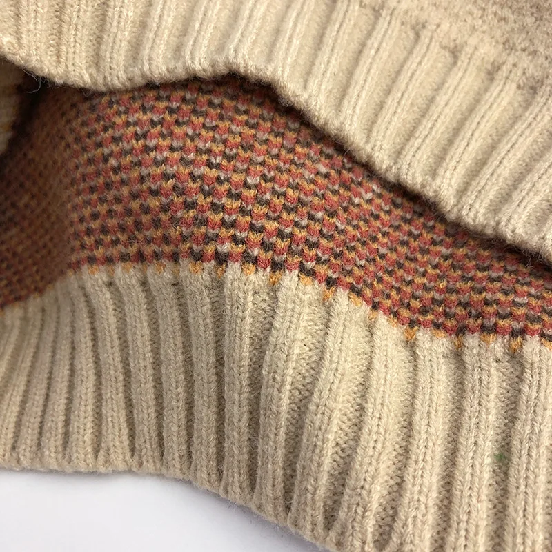 LittleRetro – Varm och stilfull – Stickad barntröja med rombmönster