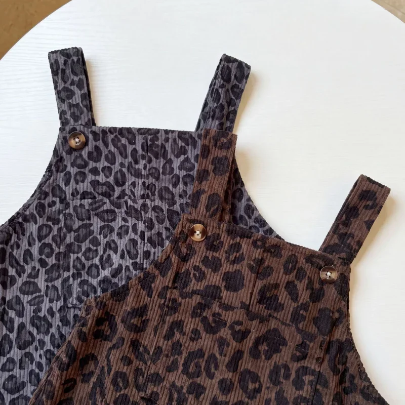 LeopardChic – Trendiga & bekväma – Jenters överallsbyxor med leopardmönster