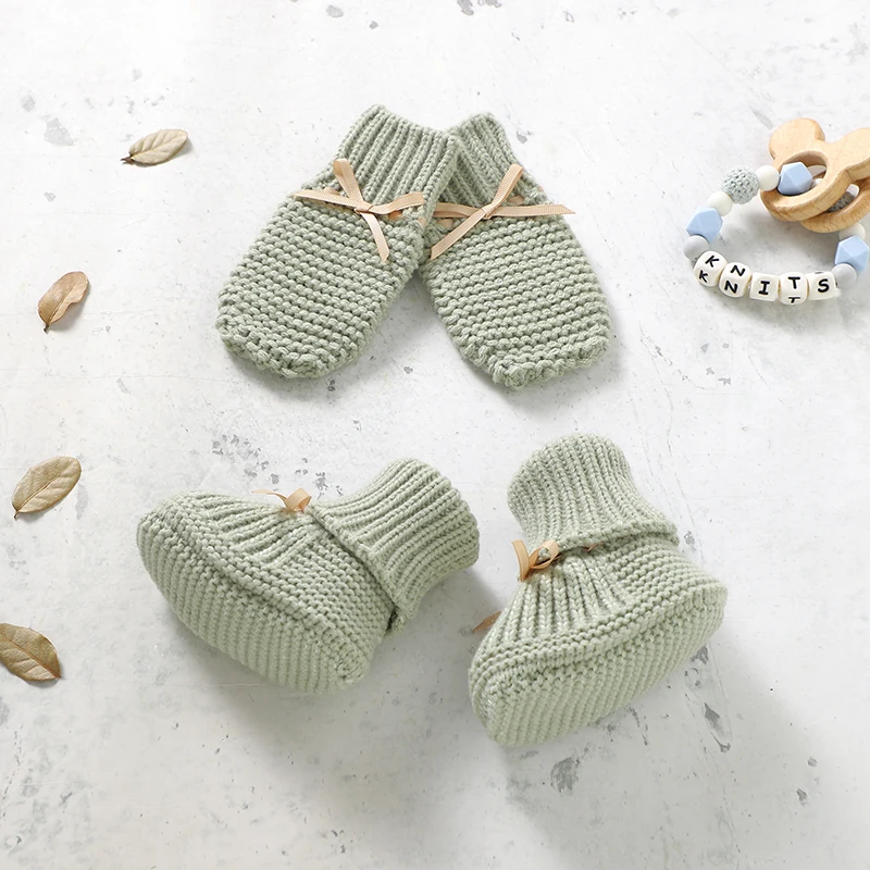 Booties & Mittens – Mjukt & varmt – Set med handskar och tossor