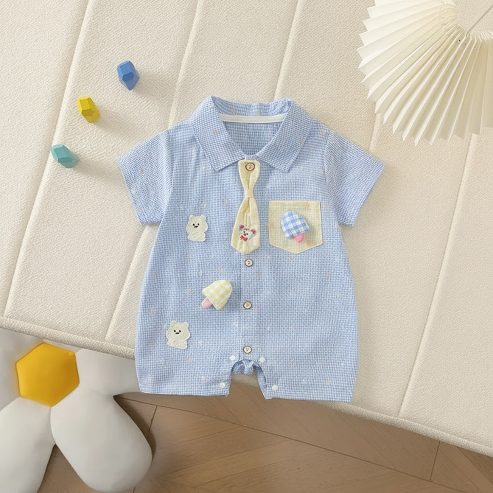 KiddoStyle – Söt & mjuk – Jumpsuit för barn med slips och patch