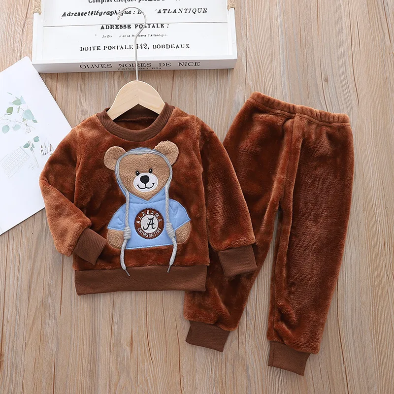 CozyBear – Varmt & mjukt – Träningsdräkt för barn med björnmönster