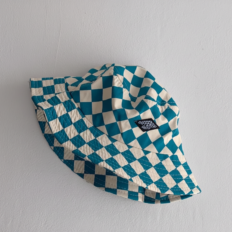 Bucket Hat – Söt & skyddande – barnmössa i rutmönster