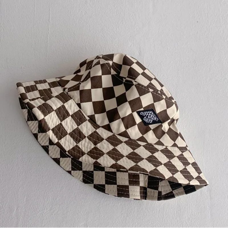 Bucket Hat – Söt & skyddande – barnmössa i rutmönster