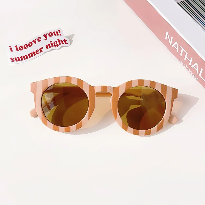 Colorful Kids Sun Shades – UV-skydd & stil – Solglasögon för barn