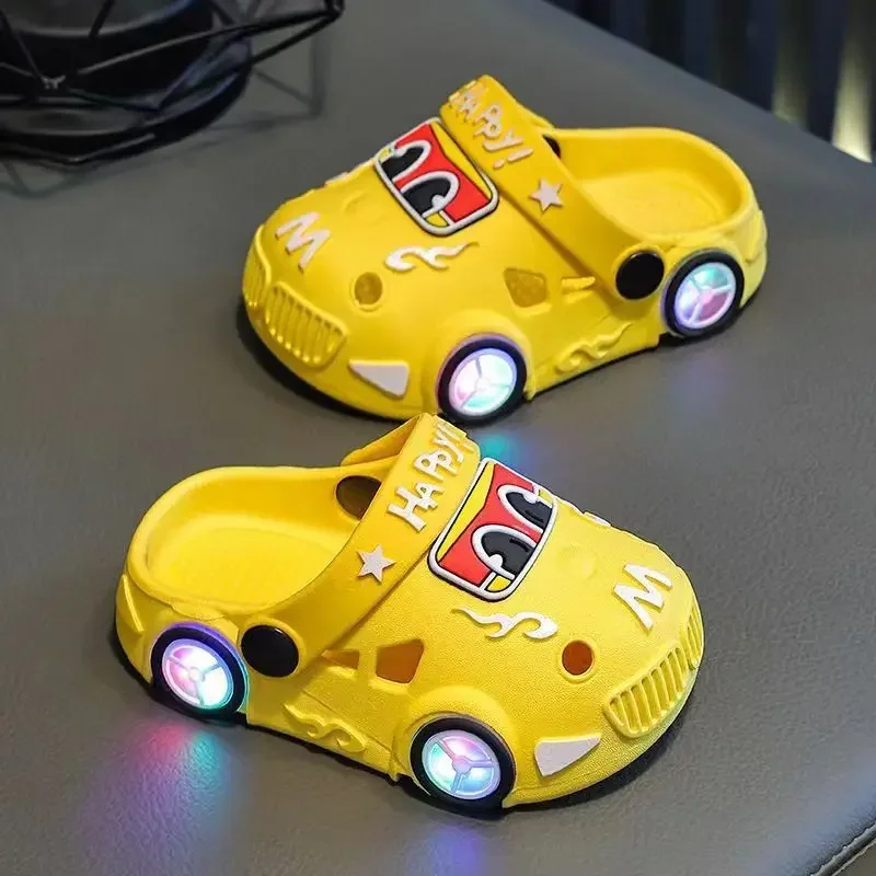 GlowRun – Snyggt & roligt – LED-tofflor för bilen
